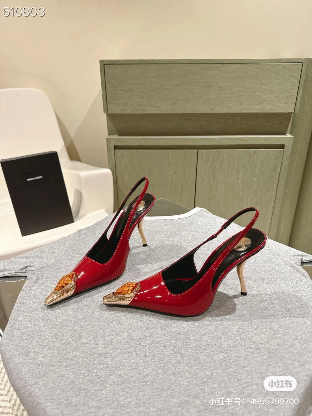 👟👟Ex-factory price 560👟👟 Yves Saint Laurent YSL jewelry high-heeled back sandals Yves Saint Laurent YSL catwalk jewelry high-heeled back sandals Full of jewelery and super gorgeous texture, perfect for banquets or cocktail parties! Heel height: 10.5cm 35-40